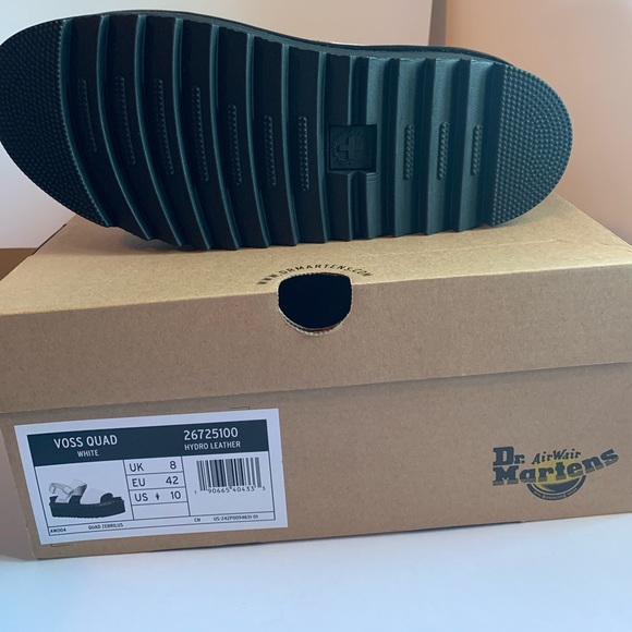 Dr. Martens Women’s Voss Quad Sandal - Picture 7 of 8